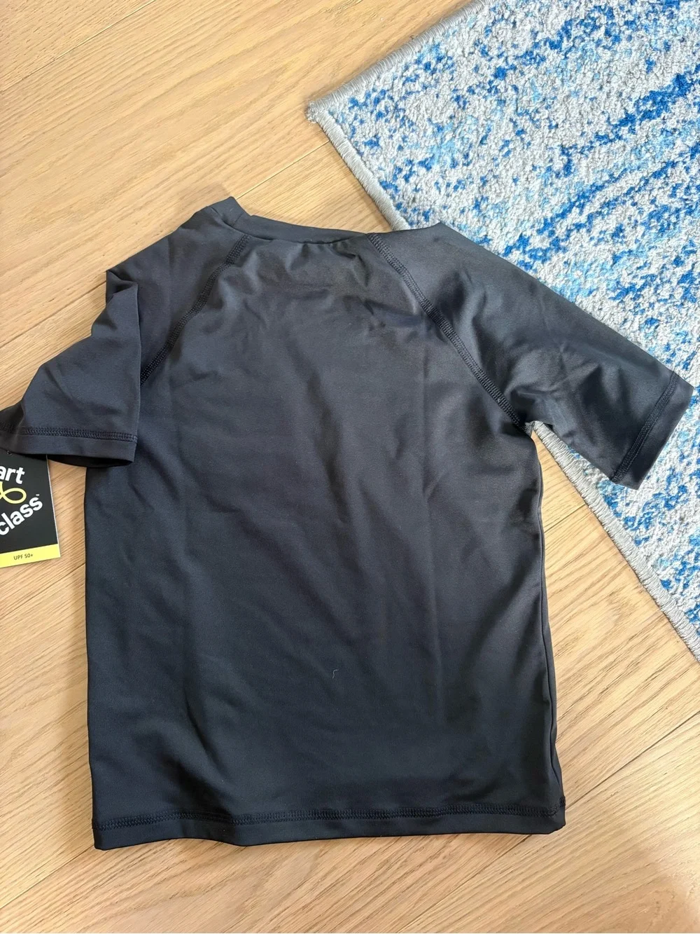 Art and Class rash guard - size small 6/7)